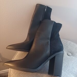 NWOT LuLus Essex Black Faux Leather Heeled Boots Booties 8